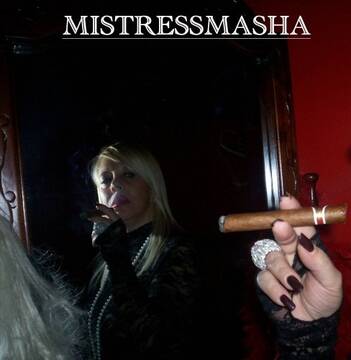 Smokingfetish con sigaro